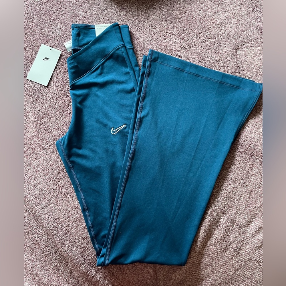 Nike yoga pants